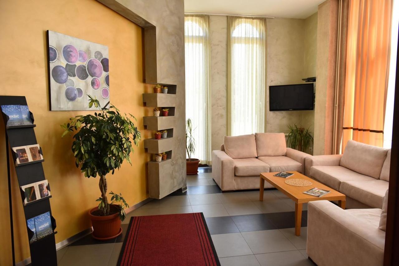 Hotel Vukov Most Nikšić Bagian luar foto