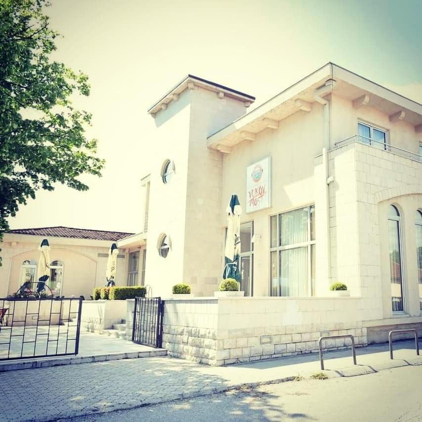 Hotel Vukov Most Nikšić Bagian luar foto