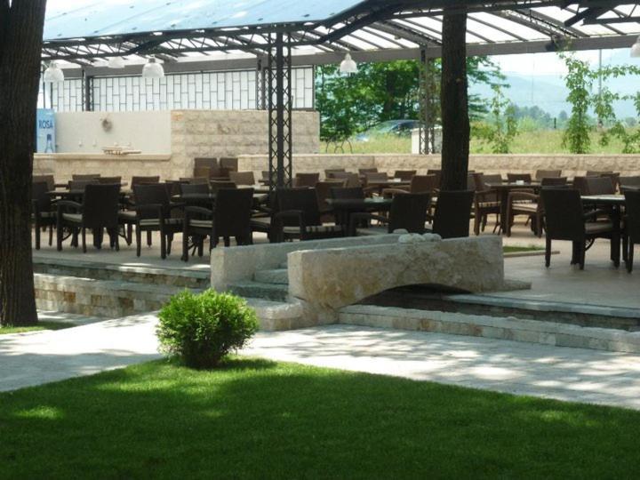 Hotel Vukov Most Nikšić Bagian luar foto
