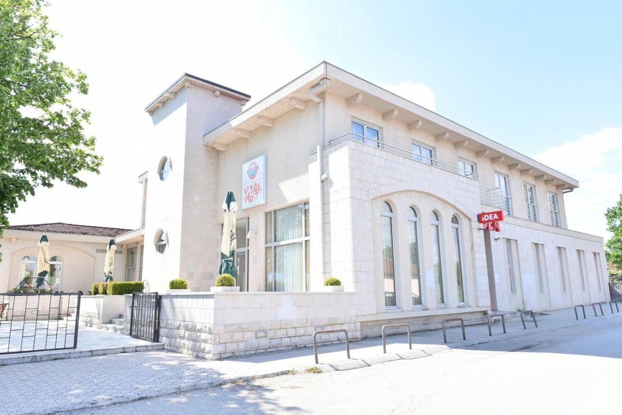 Hotel Vukov Most Nikšić Bagian luar foto