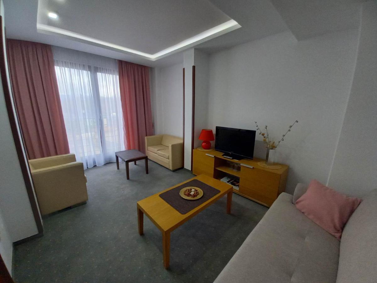 Hotel Vukov Most Nikšić Bagian luar foto